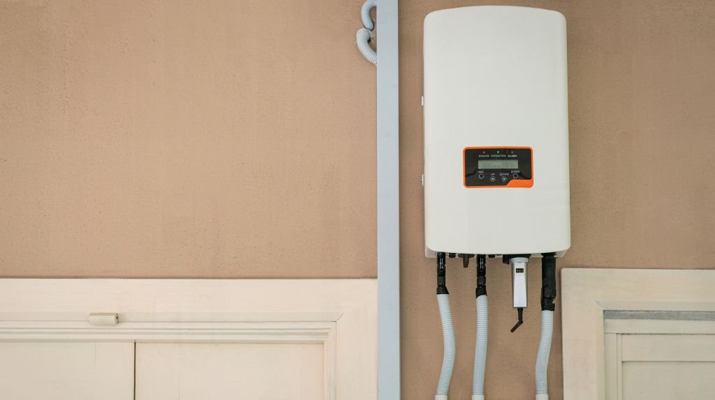 Inverteris saulės elektriniai